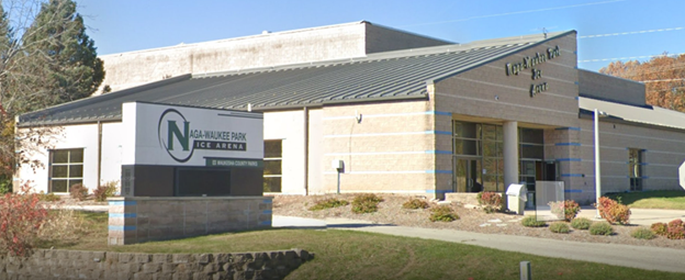 place to play hockey at ice arena in Delafield